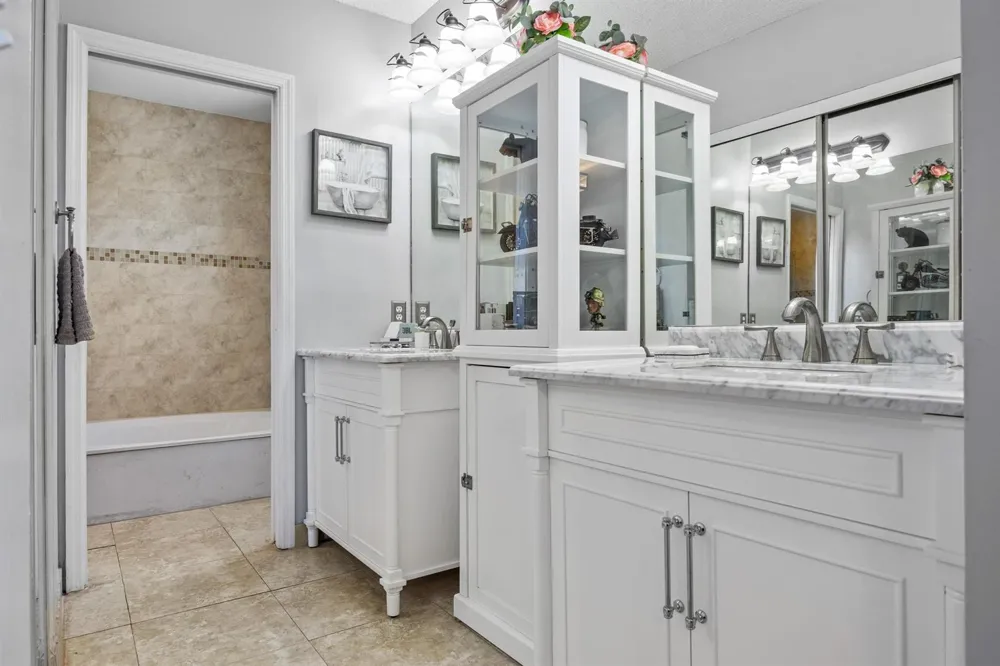 940 SW 96TH AVENUE Pembroke Pines, FL 33025