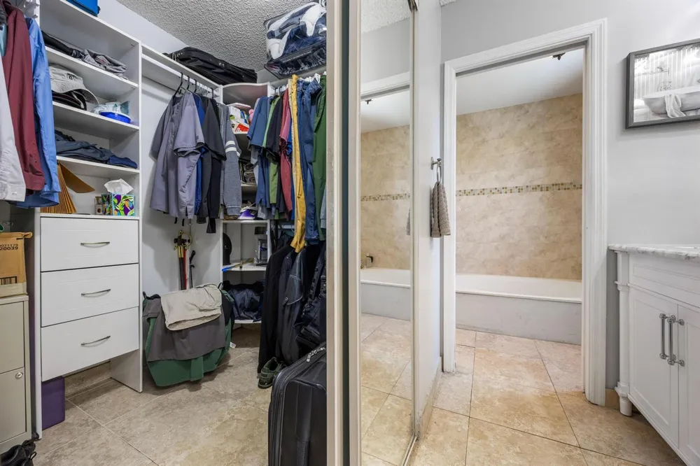 940 SW 96TH AVENUE Pembroke Pines, FL 33025