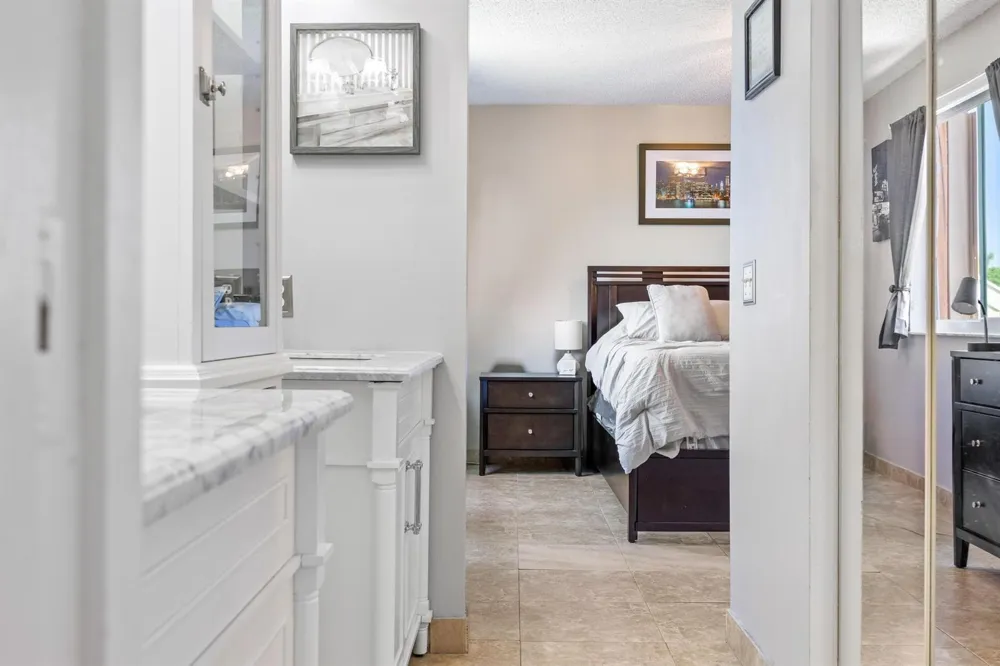 940 SW 96TH AVENUE Pembroke Pines, FL 33025