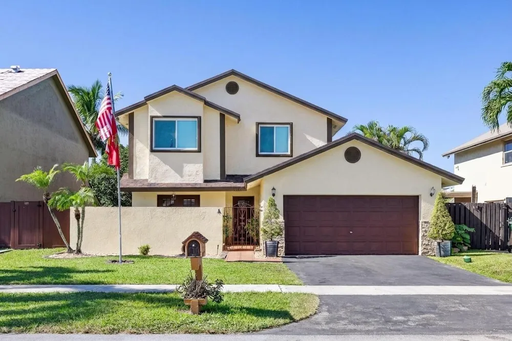 940 SW 96TH AVENUE Pembroke Pines, FL 33025