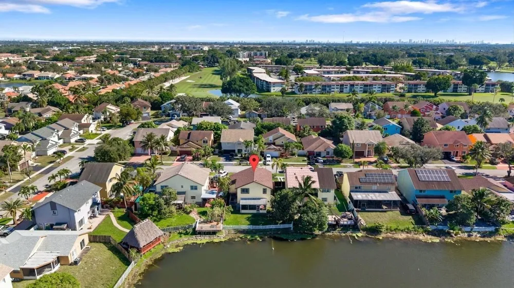 940 SW 96TH AVENUE Pembroke Pines, FL 33025