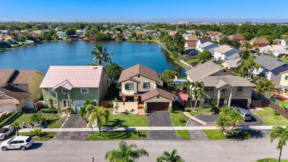 940 SW 96TH AVENUE Pembroke Pines, FL 33025
