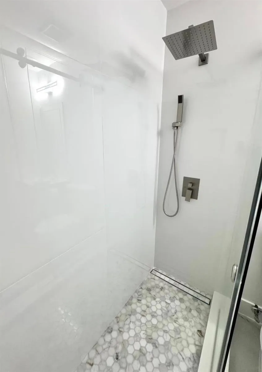 221 SE 11TH AVENUE #1 Pompano Beach, FL 33060
