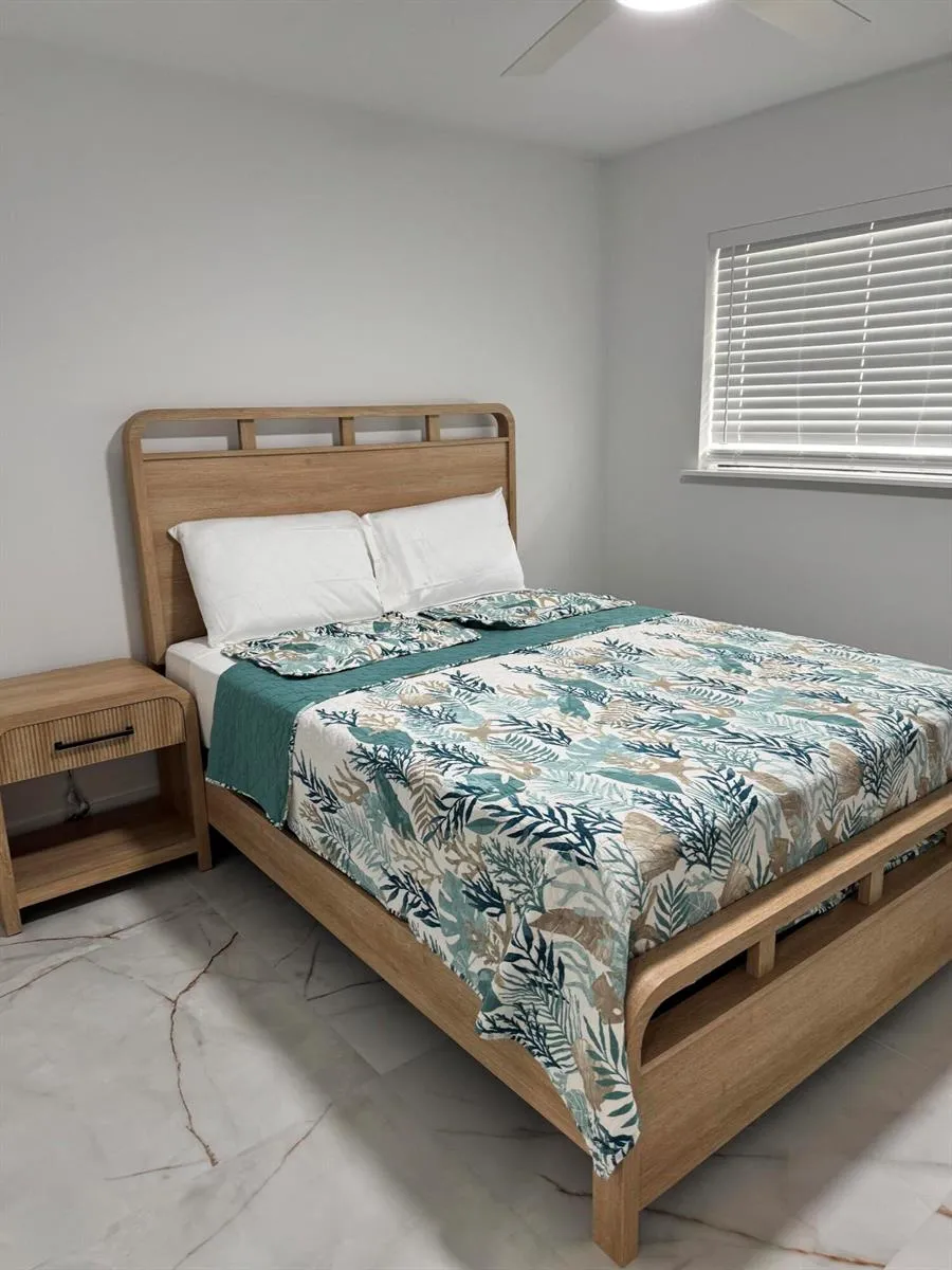 221 SE 11TH AVENUE #1 Pompano Beach, FL 33060
