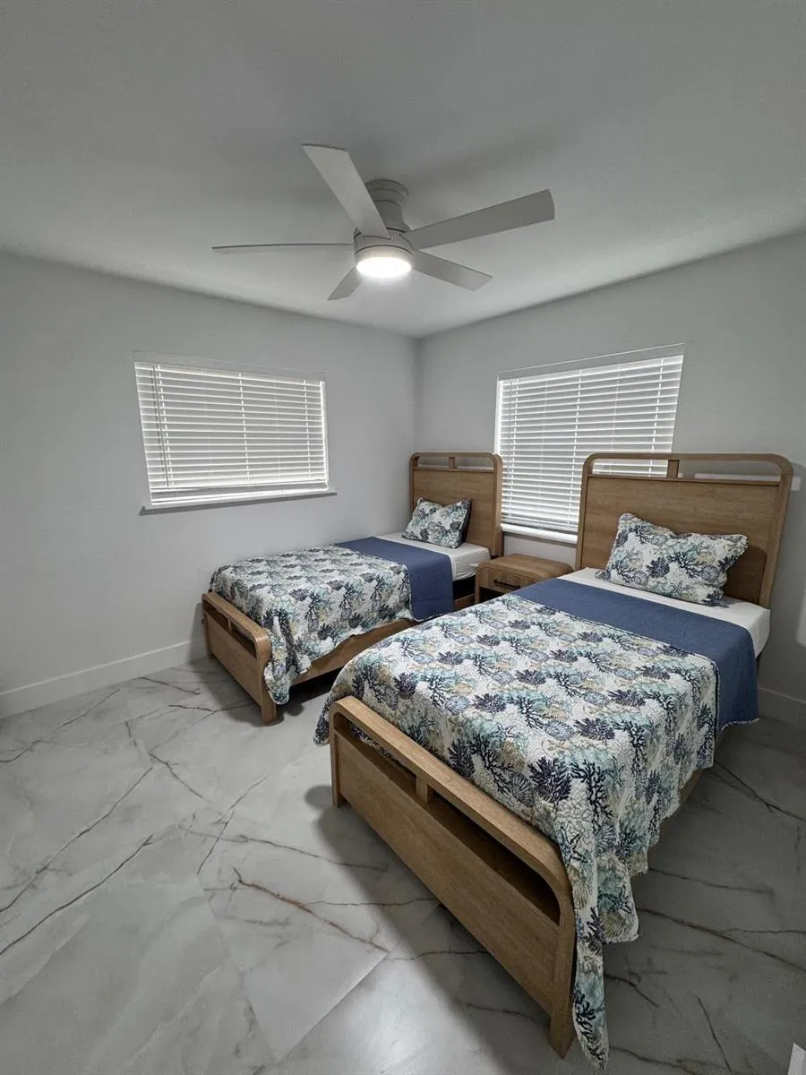 221 SE 11TH AVENUE #1 Pompano Beach, FL 33060