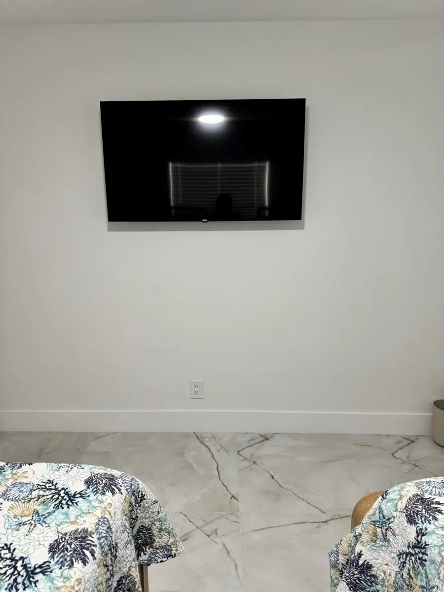 221 SE 11TH AVENUE #1 Pompano Beach, FL 33060