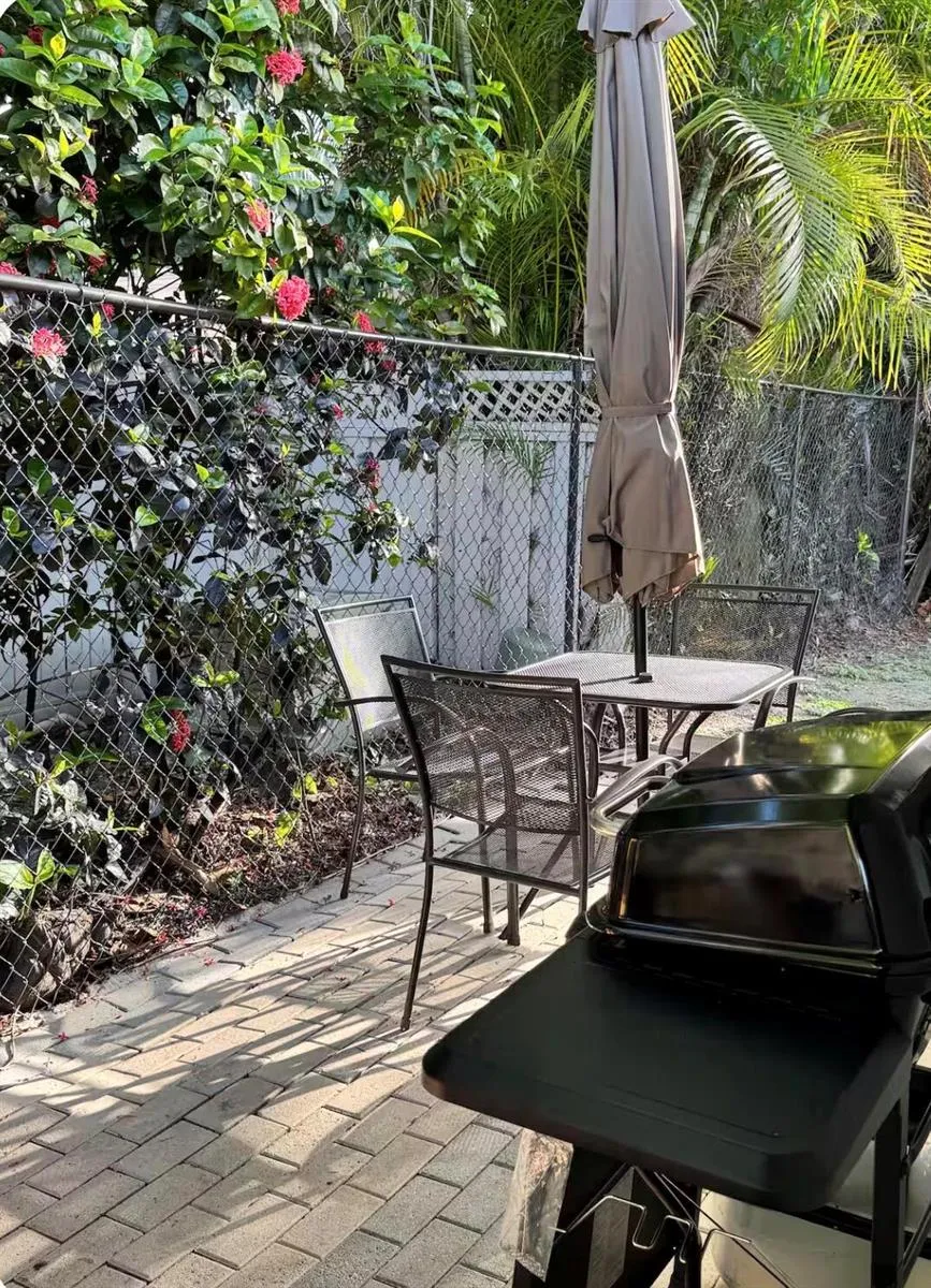 221 SE 11TH AVENUE #1 Pompano Beach, FL 33060