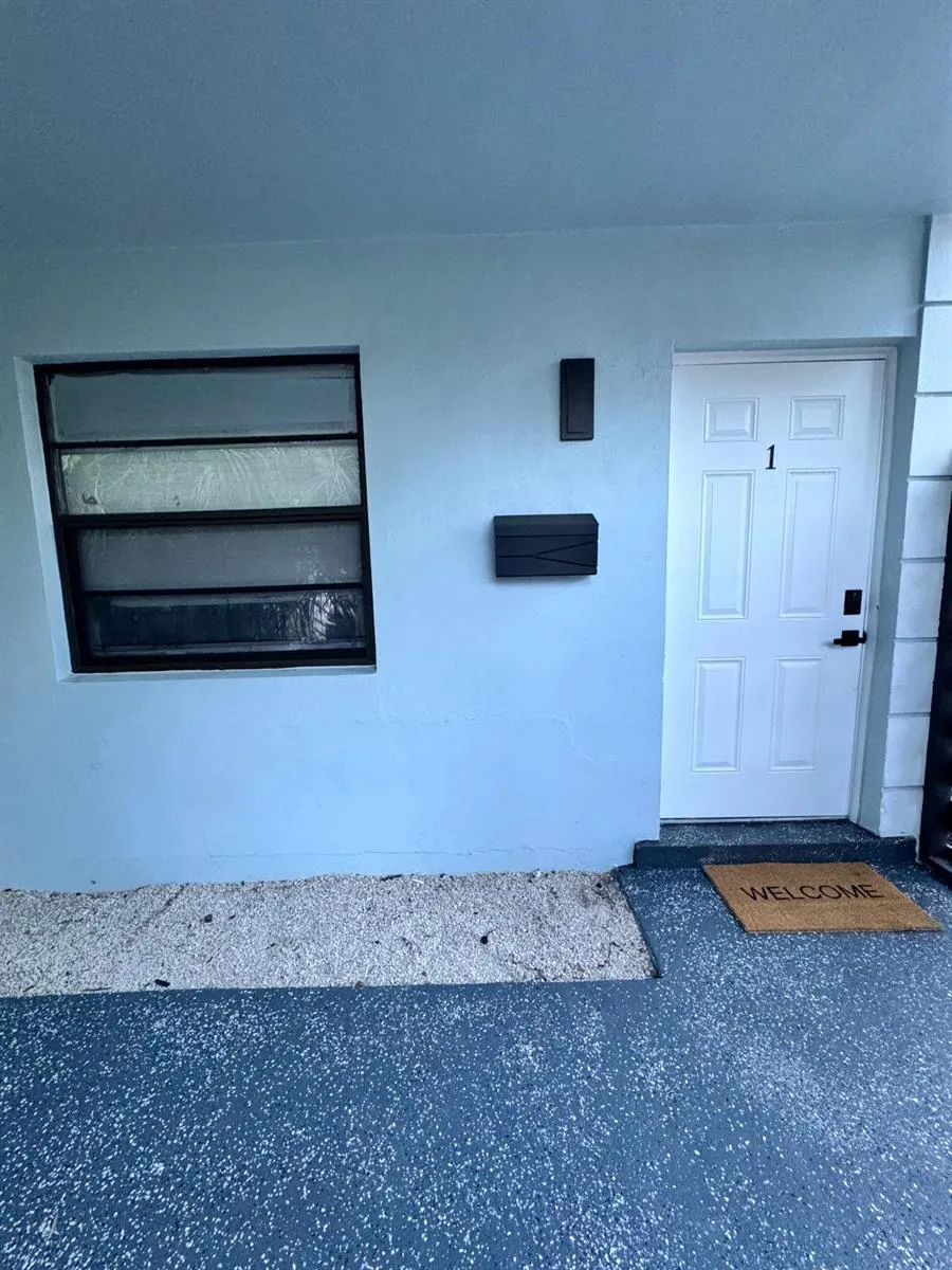 221 SE 11TH AVENUE #1 Pompano Beach, FL 33060