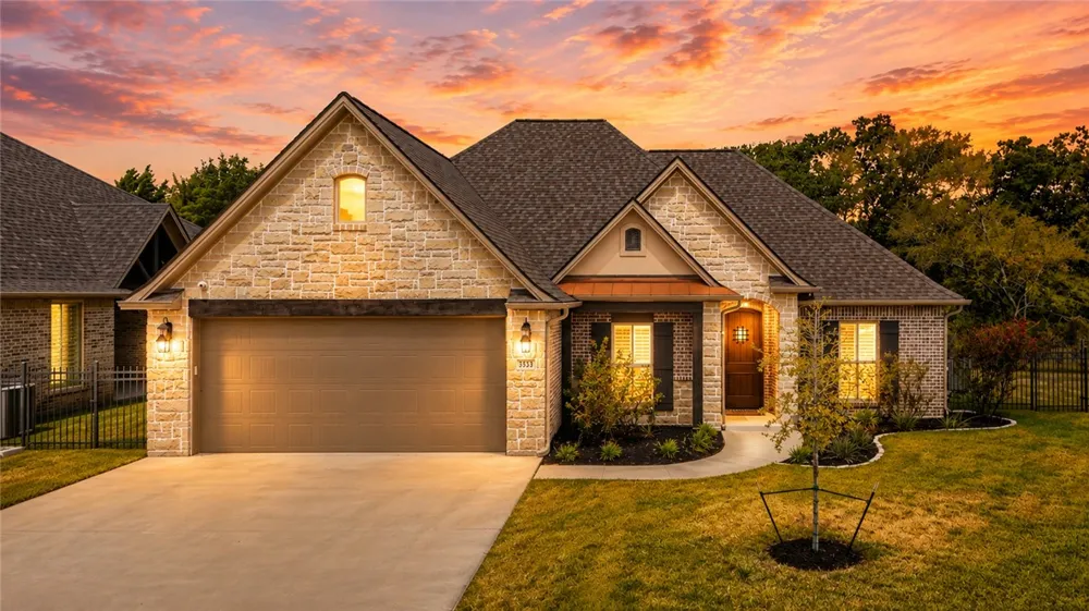 3533 Fairfax Green Bryan, TX 77808