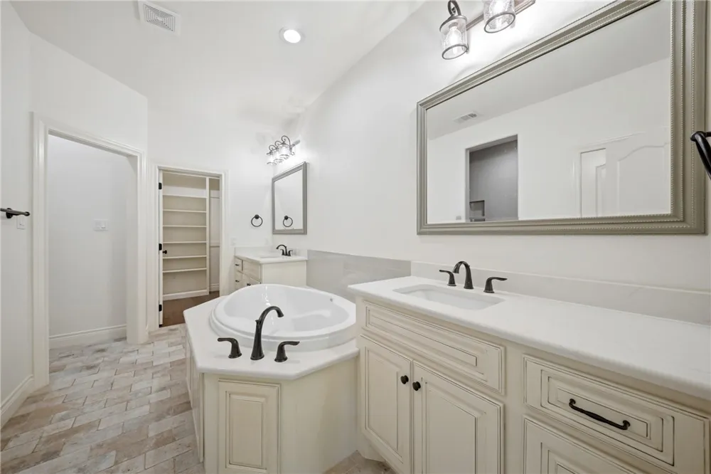 3533 Fairfax Green Bryan, TX 77808