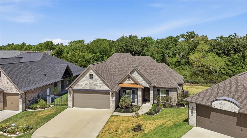 3533 Fairfax Green Bryan, TX 77808
