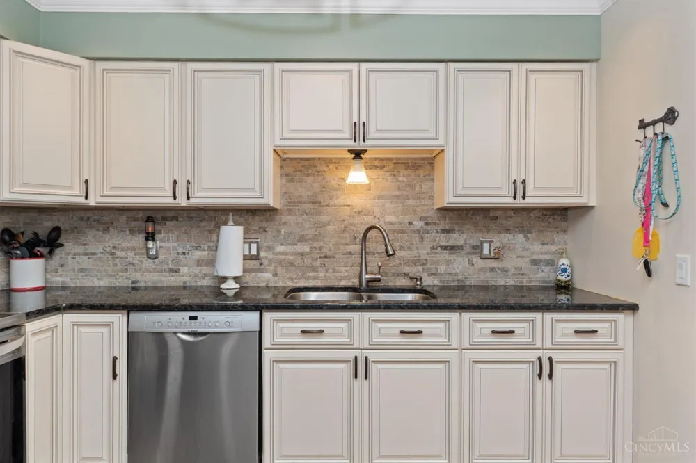 1295 Deblin Drive Miami, OH 45150