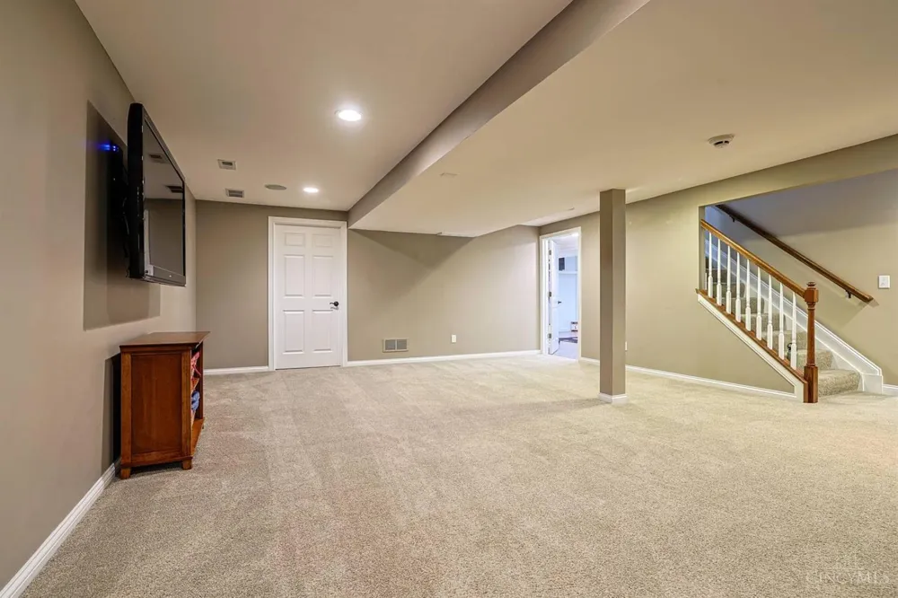 7265 Timberknoll Drive Cincinnati, OH 45242
