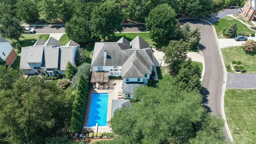 7265 Timberknoll Drive Cincinnati, OH 45242