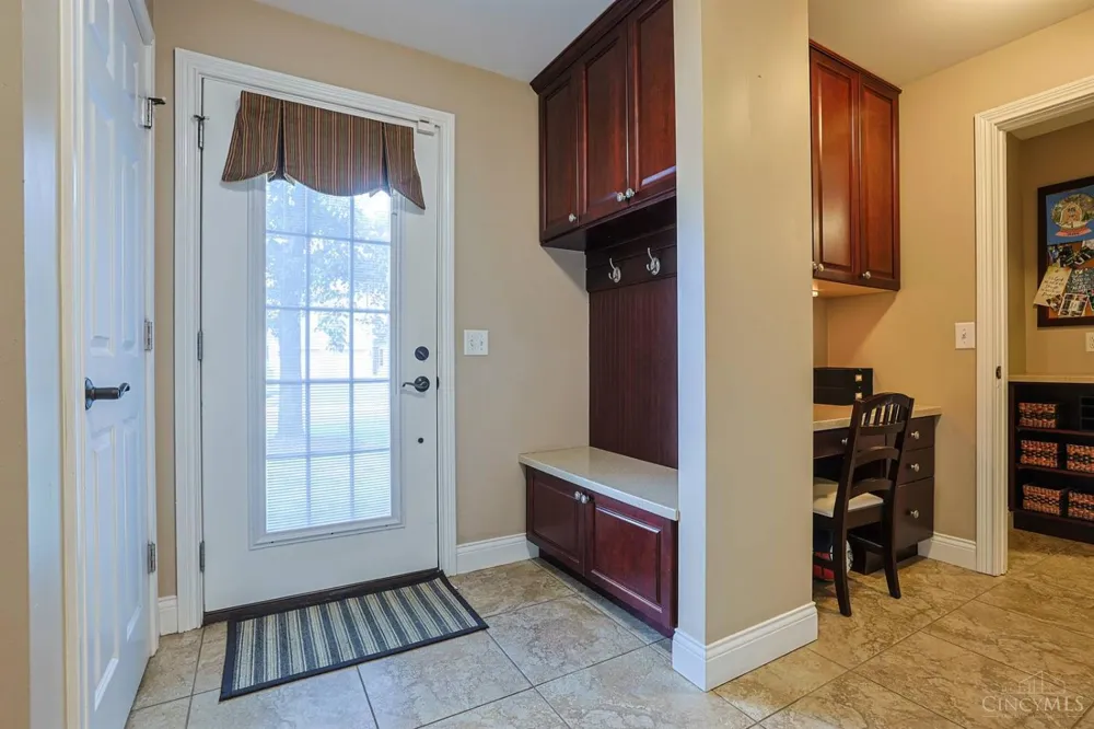 7265 Timberknoll Drive Cincinnati, OH 45242