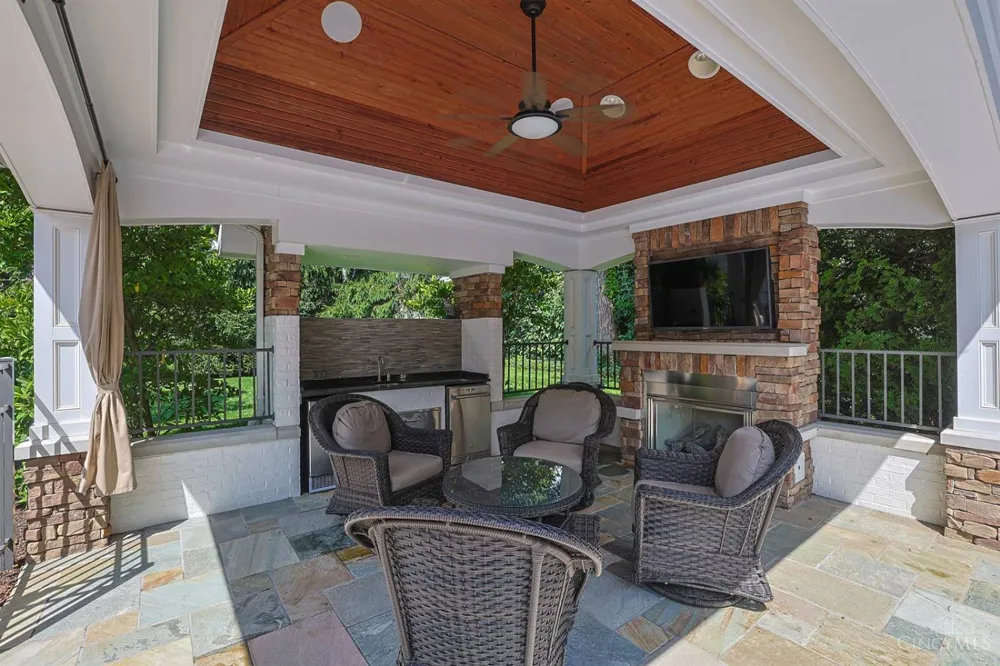7265 Timberknoll Drive Cincinnati, OH 45242