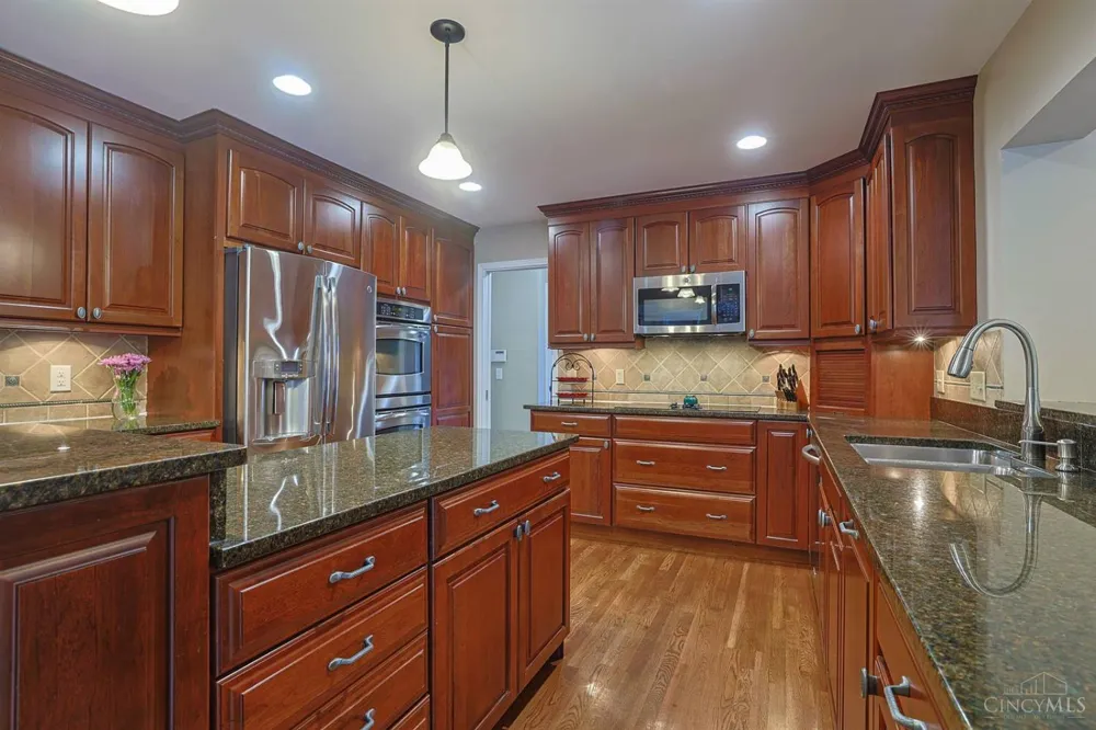7265 Timberknoll Drive Cincinnati, OH 45242
