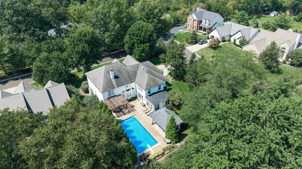 7265 Timberknoll Drive Cincinnati, OH 45242