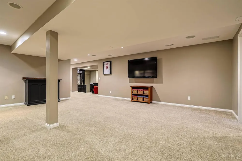 7265 Timberknoll Drive Cincinnati, OH 45242