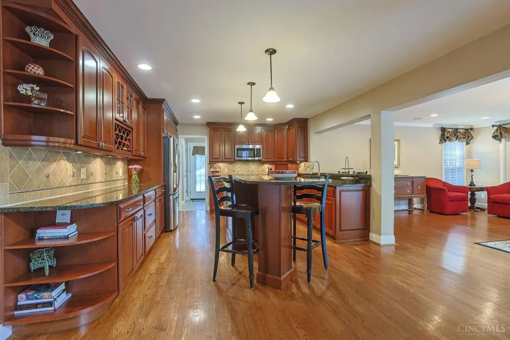 7265 Timberknoll Drive Cincinnati, OH 45242