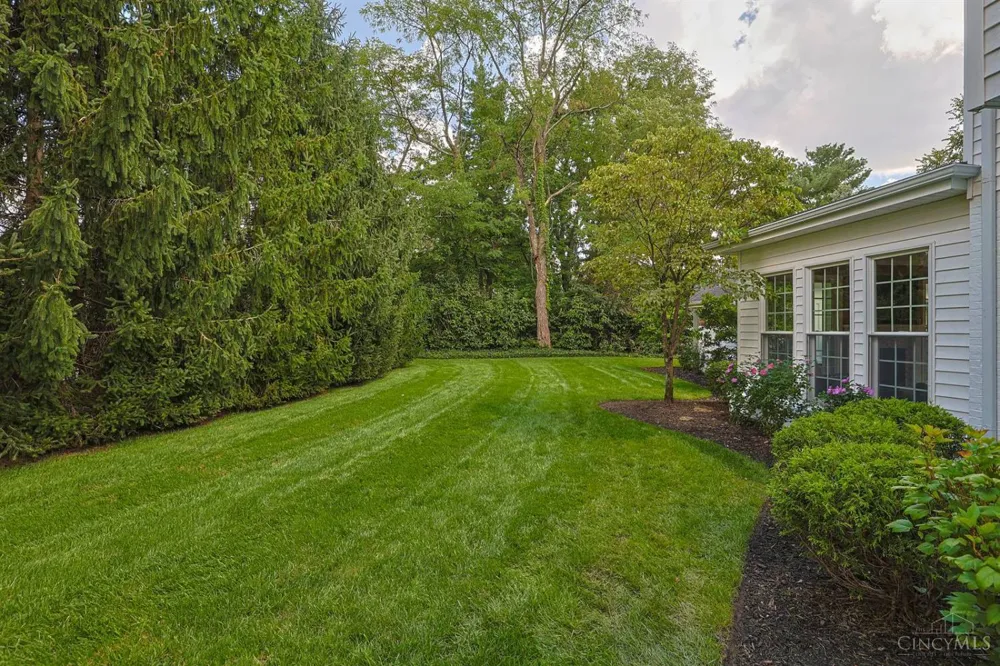 7265 Timberknoll Drive Cincinnati, OH 45242