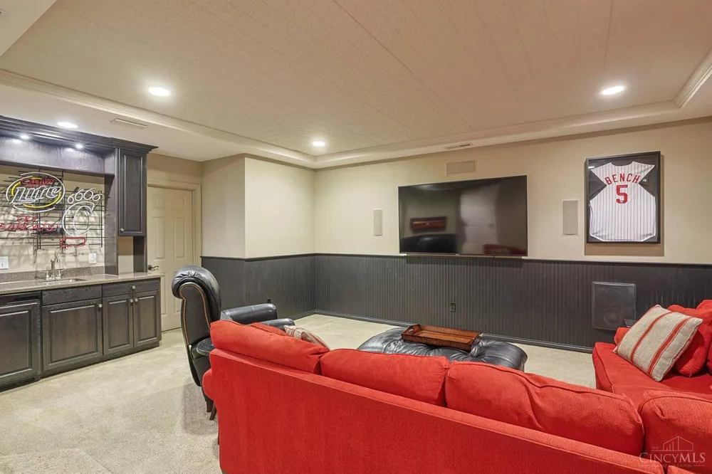 7265 Timberknoll Drive Cincinnati, OH 45242