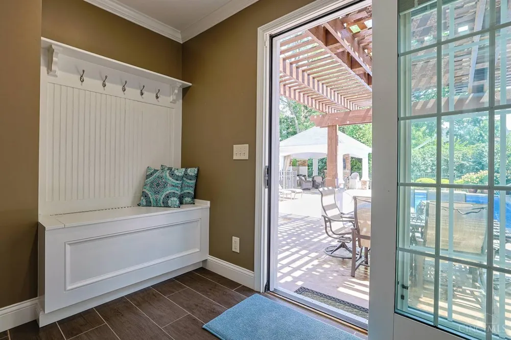 7265 Timberknoll Drive Cincinnati, OH 45242