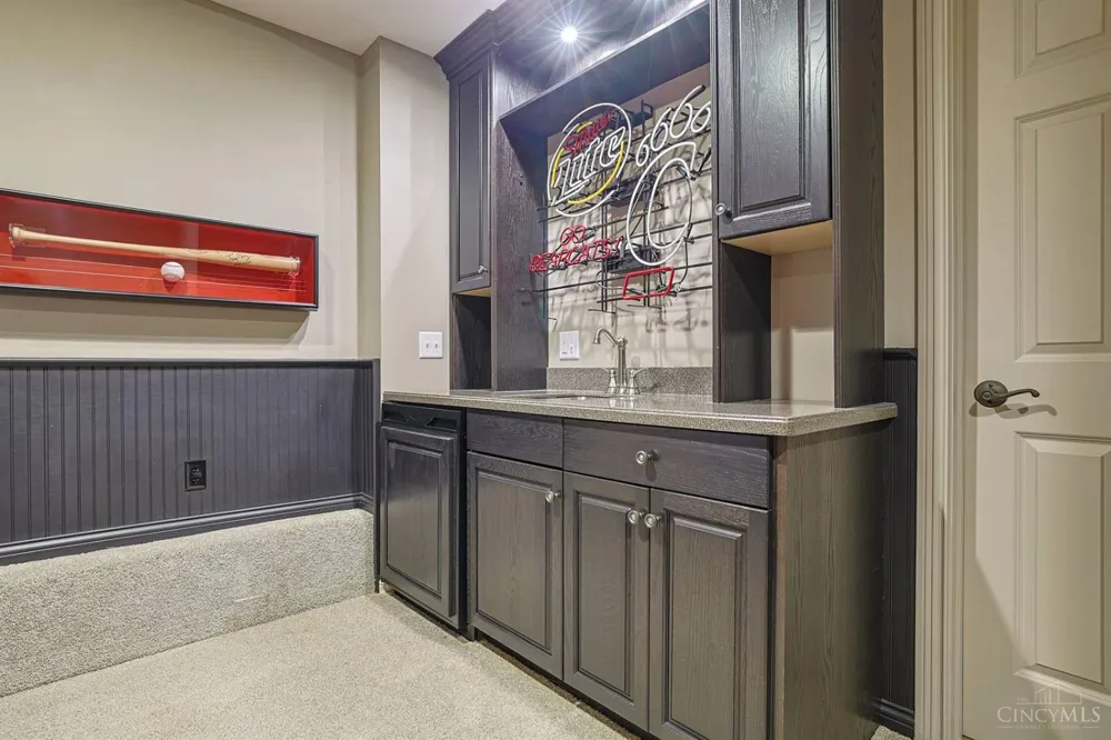 7265 Timberknoll Drive Cincinnati, OH 45242