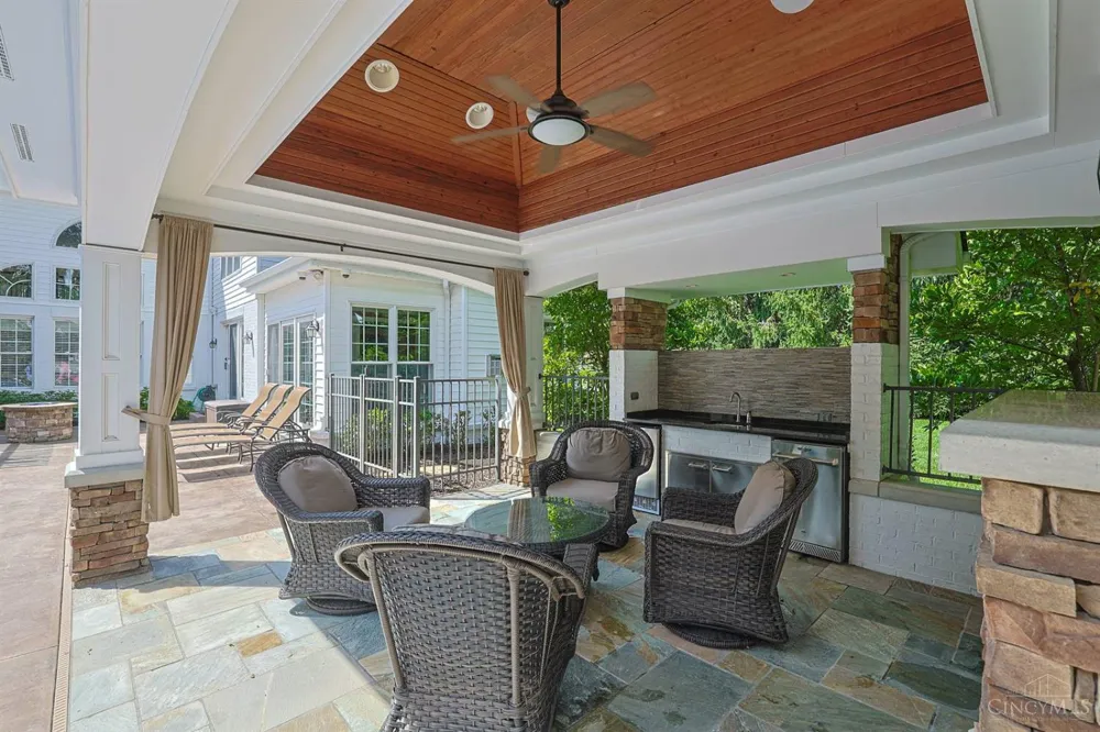 7265 Timberknoll Drive Cincinnati, OH 45242