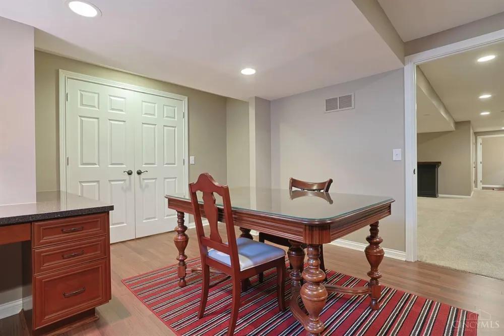 7265 Timberknoll Drive Cincinnati, OH 45242