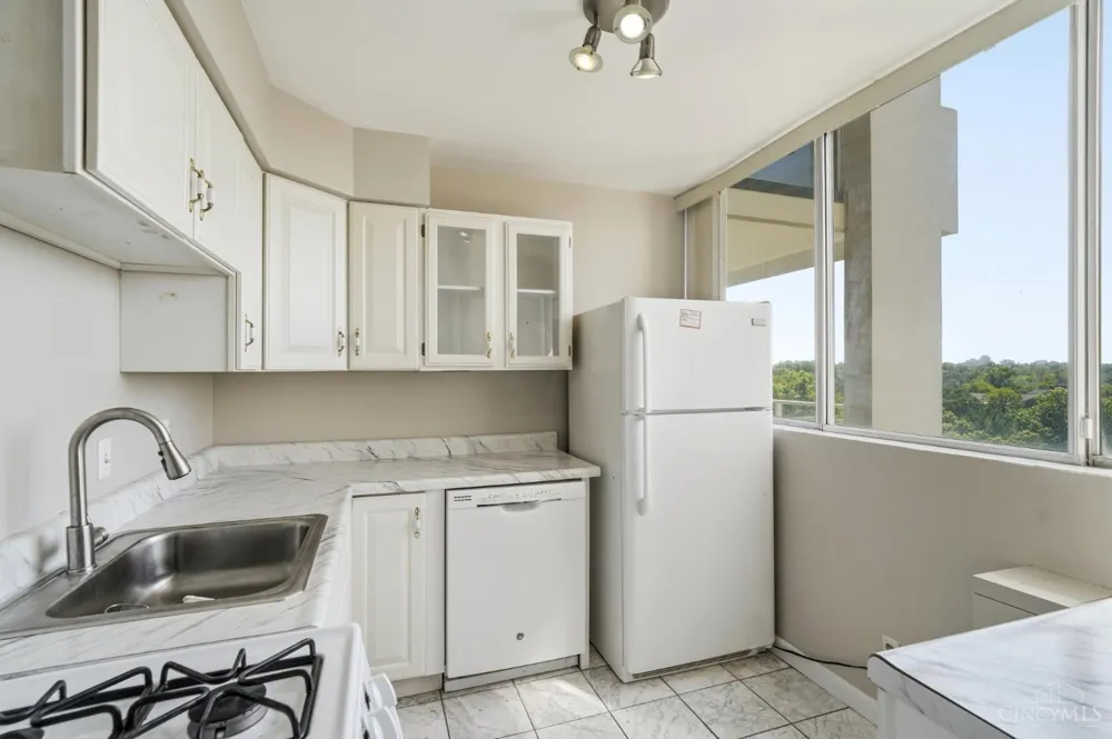 2324 Madison Road #910 Cincinnati, OH 45208