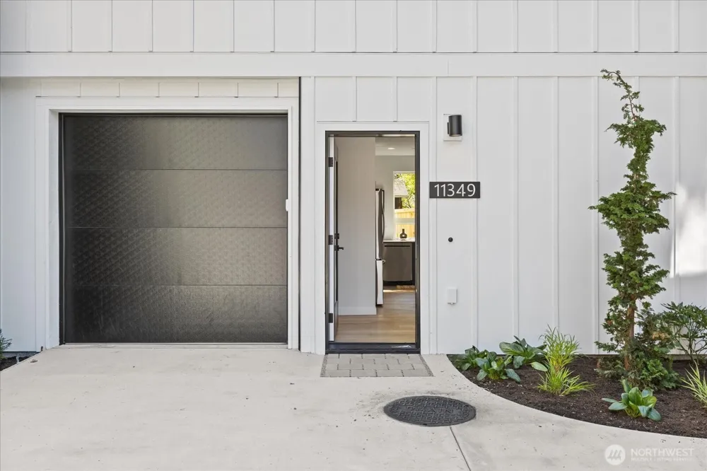 11349 23rd Avenue NE Seattle, WA 98125