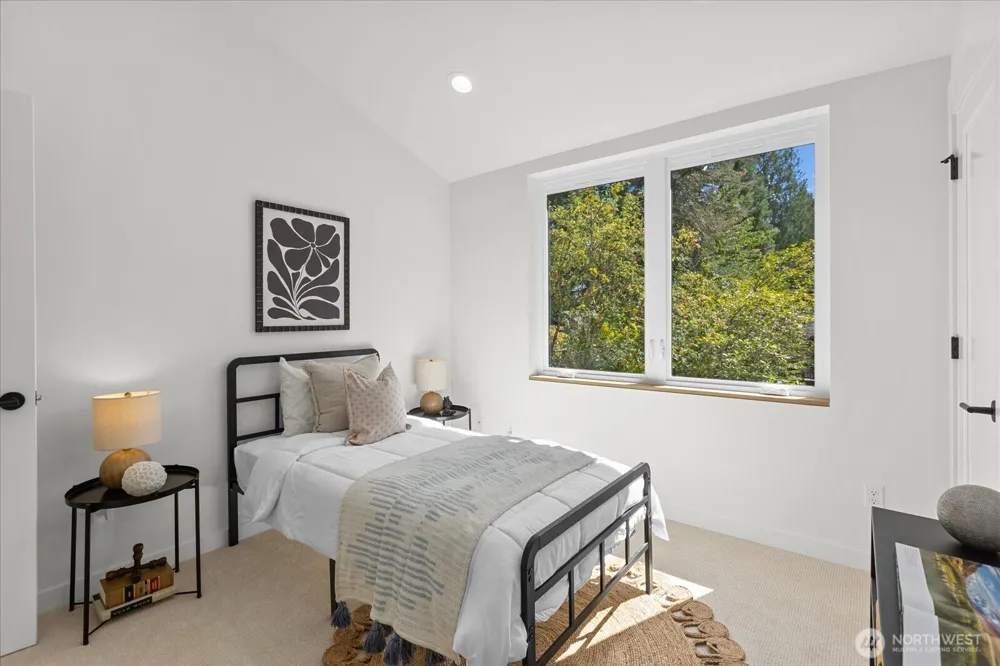 11349 23rd Avenue NE Seattle, WA 98125