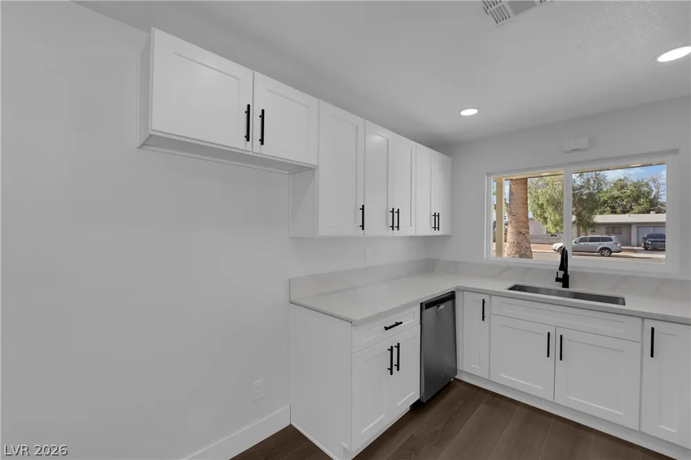 4112 Las Lomas Avenue Las Vegas, NV 89102