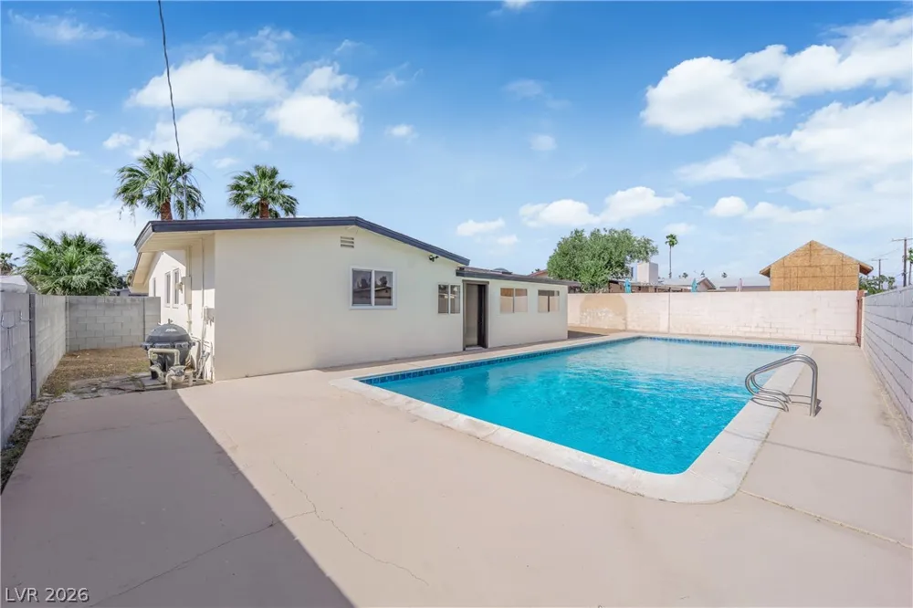4112 Las Lomas Avenue Las Vegas, NV 89102