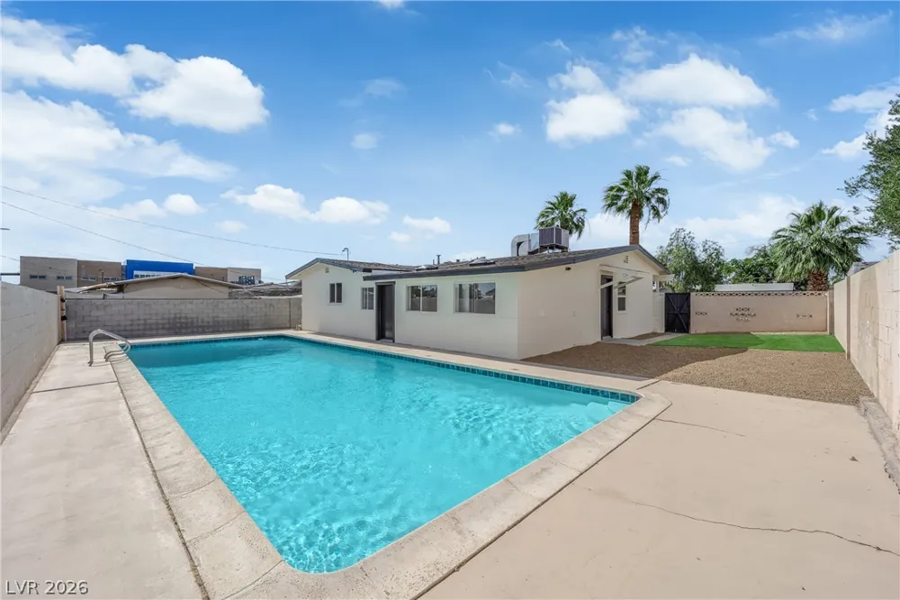 4112 Las Lomas Avenue Las Vegas, NV 89102