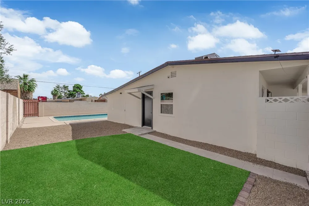 4112 Las Lomas Avenue Las Vegas, NV 89102