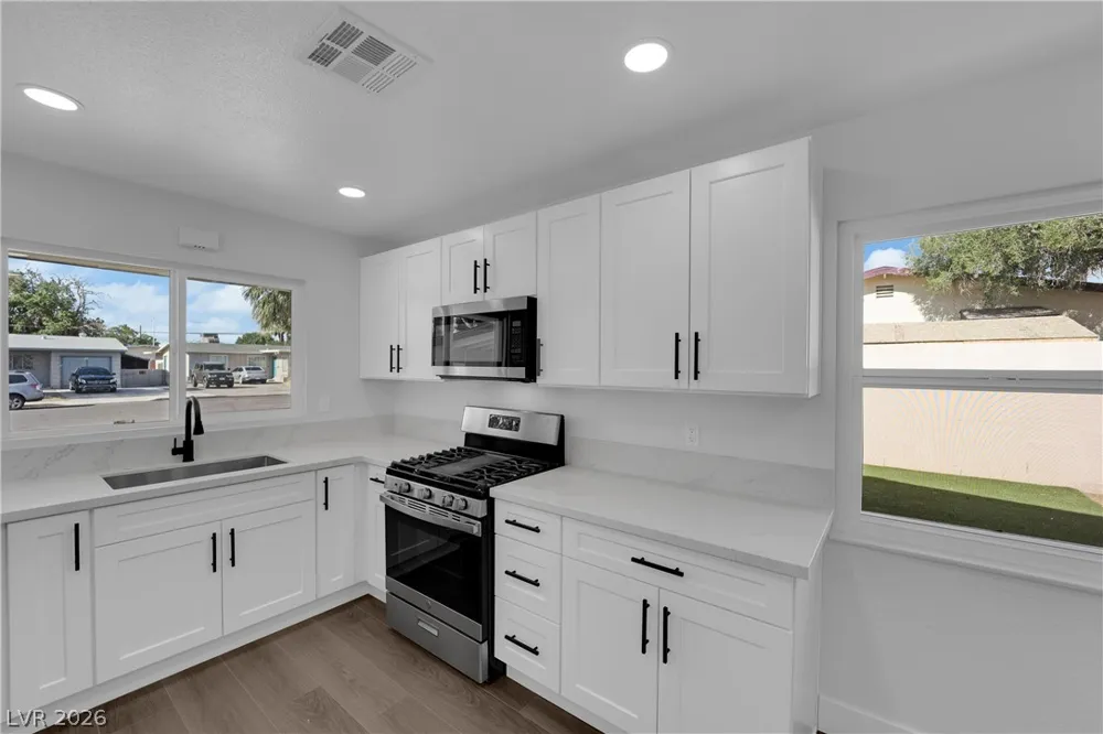 4112 Las Lomas Avenue Las Vegas, NV 89102