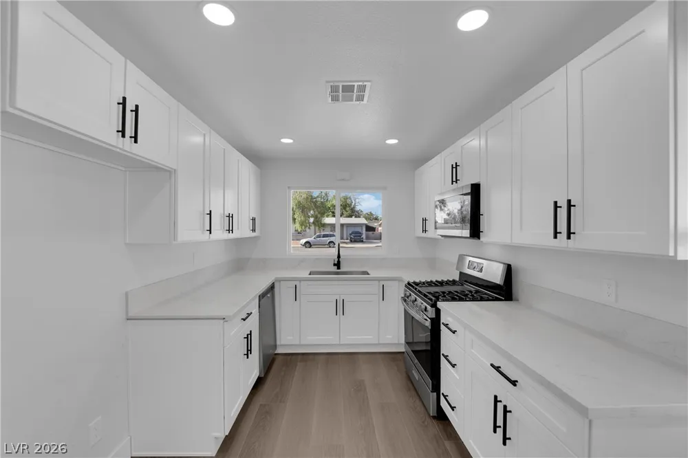 4112 Las Lomas Avenue Las Vegas, NV 89102
