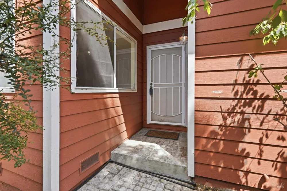 38 Meadowbrook Court Cotati, CA 94931