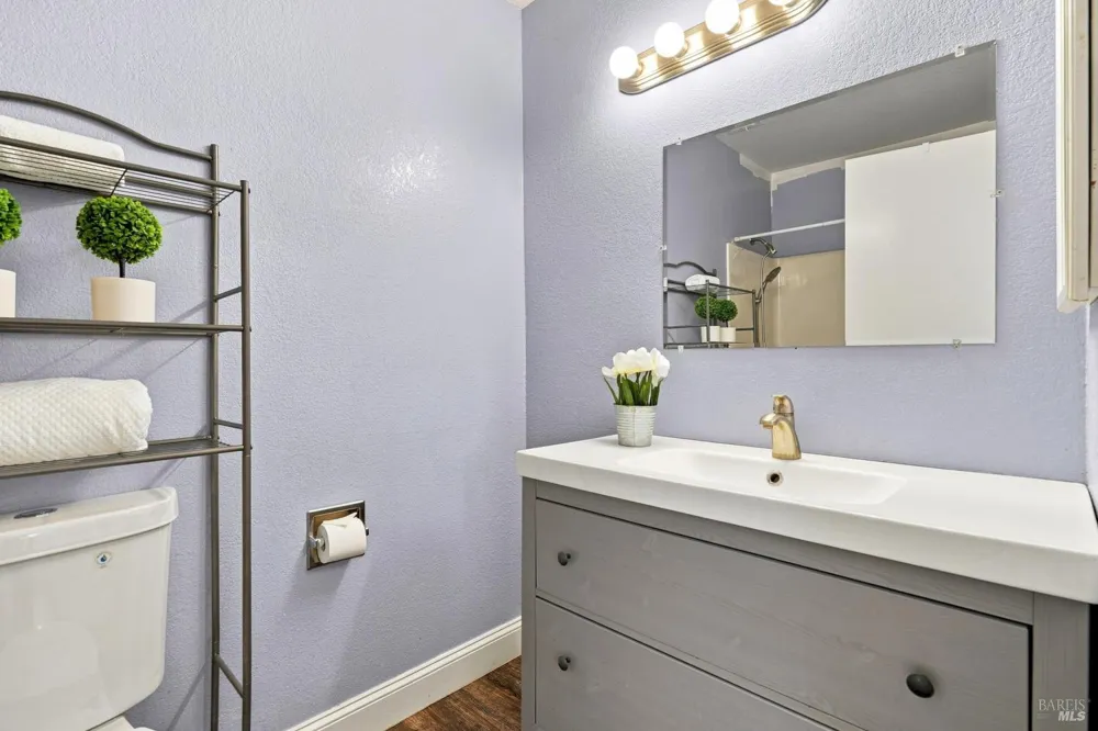 38 Meadowbrook Court Cotati, CA 94931