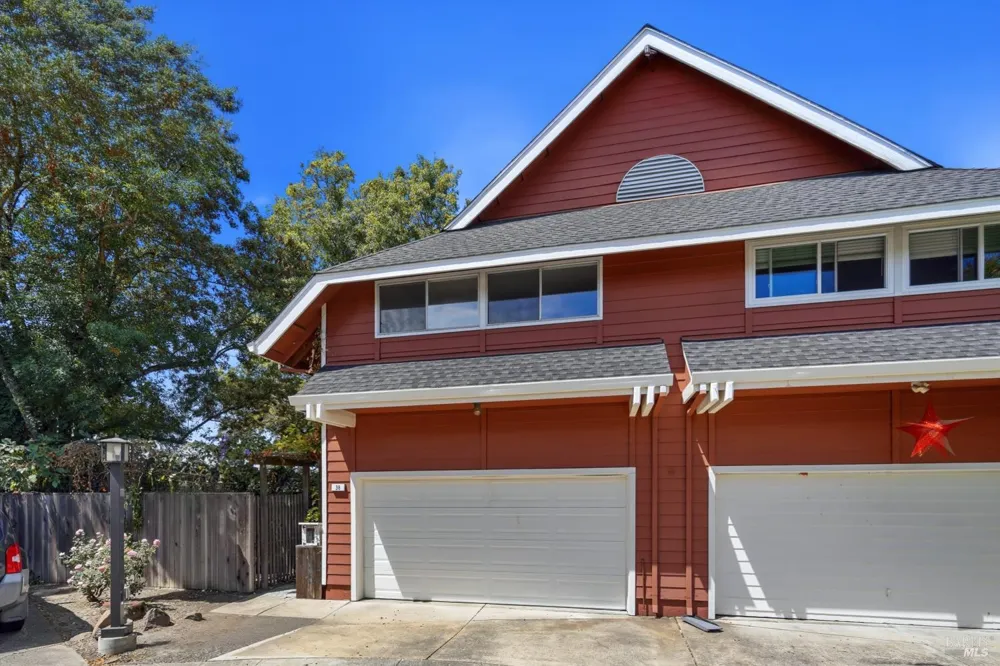 38 Meadowbrook Court Cotati, CA 94931