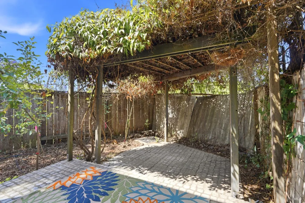 38 Meadowbrook Court Cotati, CA 94931