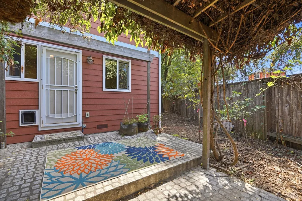 38 Meadowbrook Court Cotati, CA 94931
