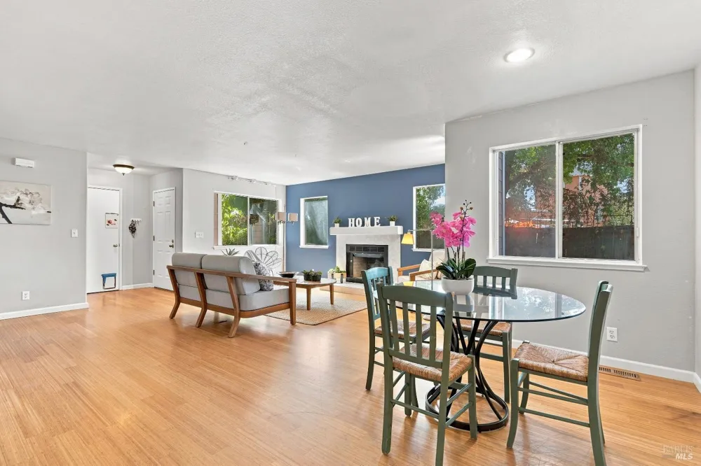 38 Meadowbrook Court Cotati, CA 94931