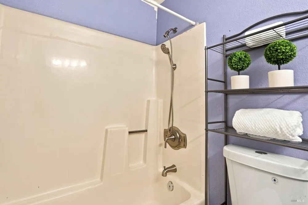 38 Meadowbrook Court Cotati, CA 94931