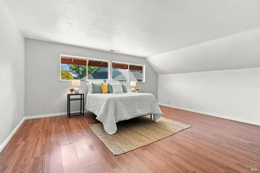 38 Meadowbrook Court Cotati, CA 94931