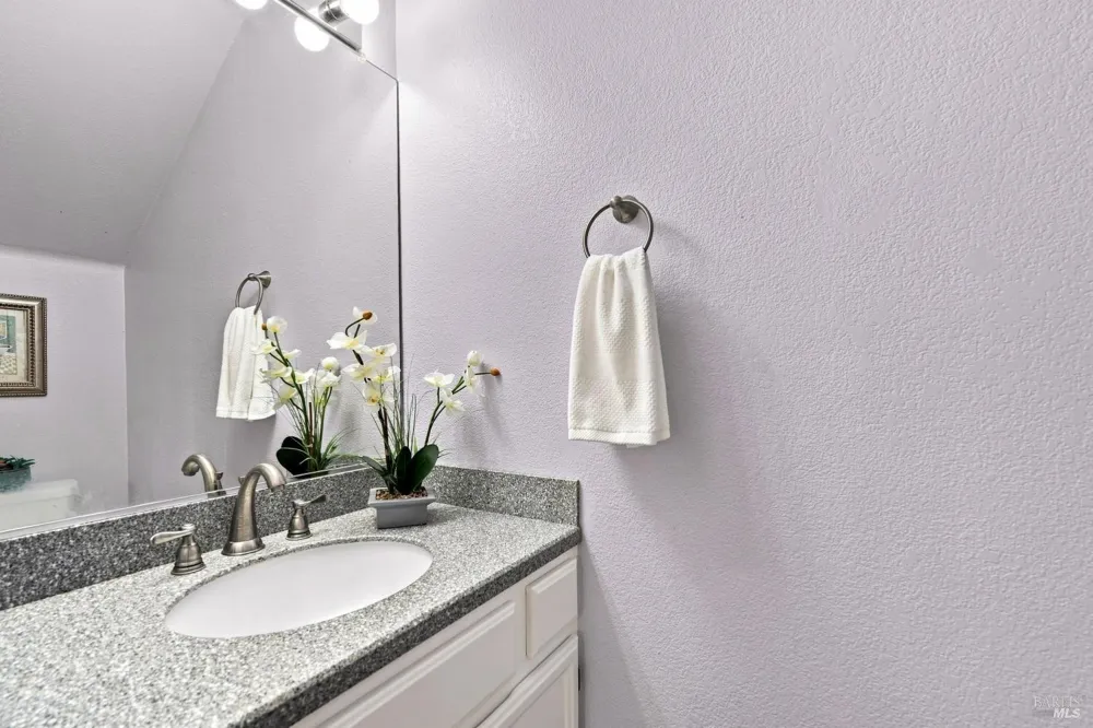 38 Meadowbrook Court Cotati, CA 94931