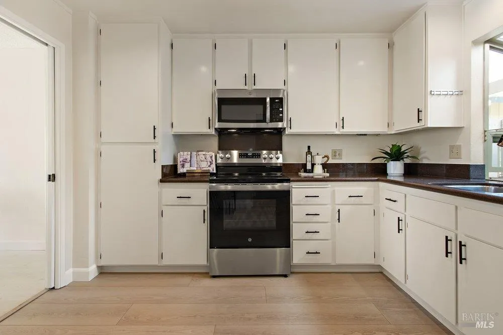 1492 London Circle Benicia, CA 94510