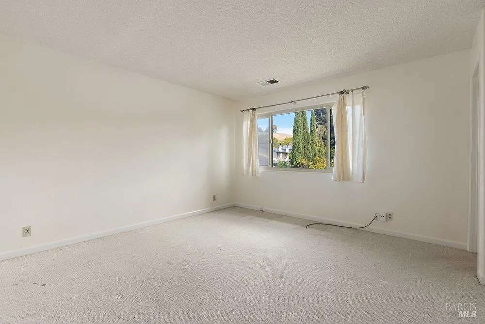 1492 London Circle Benicia, CA 94510